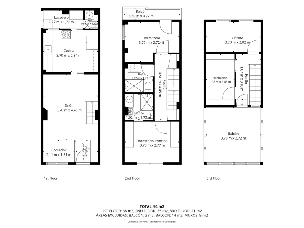 Plano de todas las plantas de una vivienda de tres plantas, con dimensiones